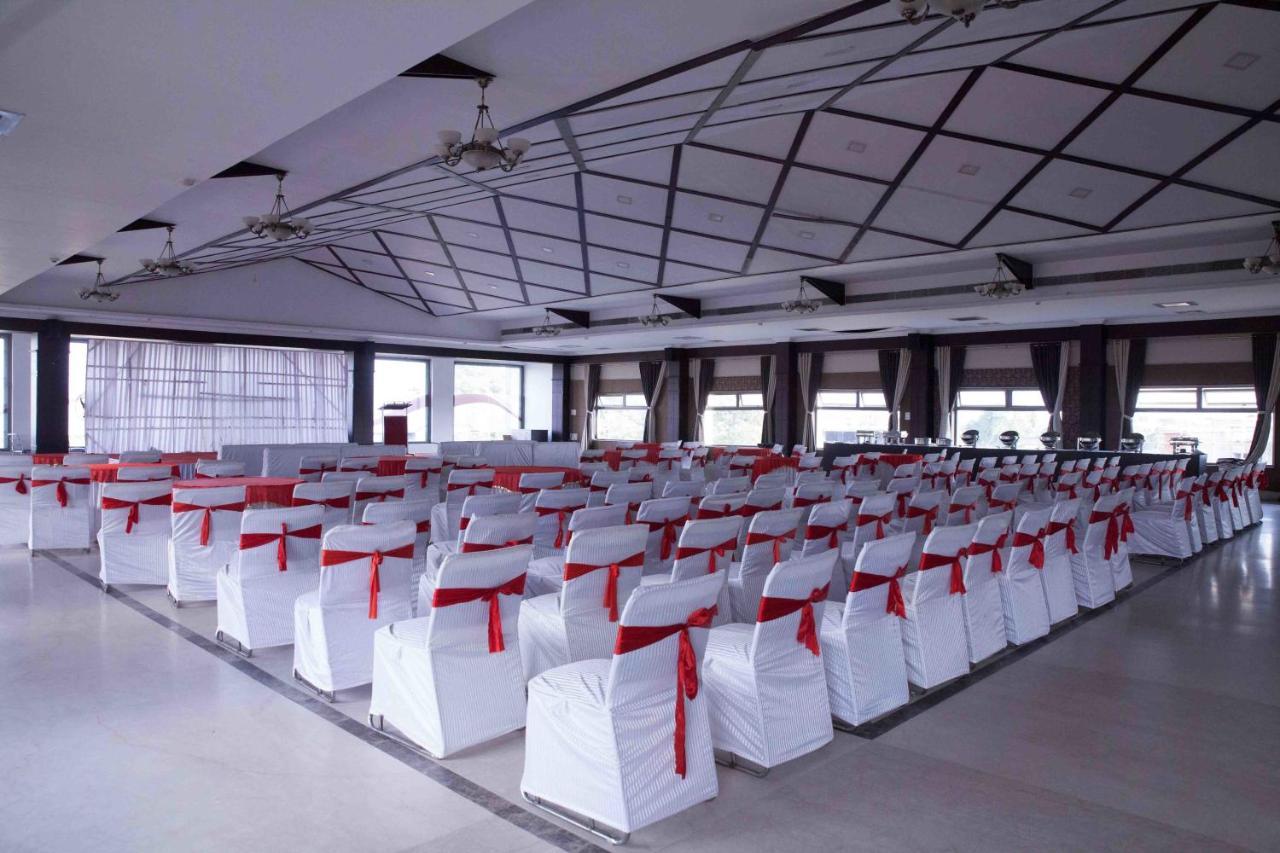 Hotel Central Park Siliguri Dış mekan fotoğraf