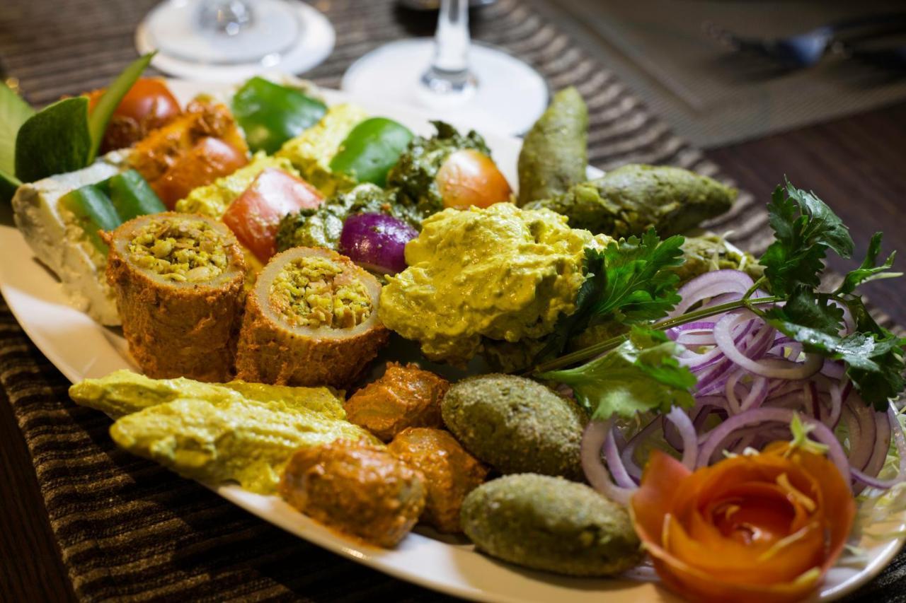 Hotel Central Park Siliguri Dış mekan fotoğraf