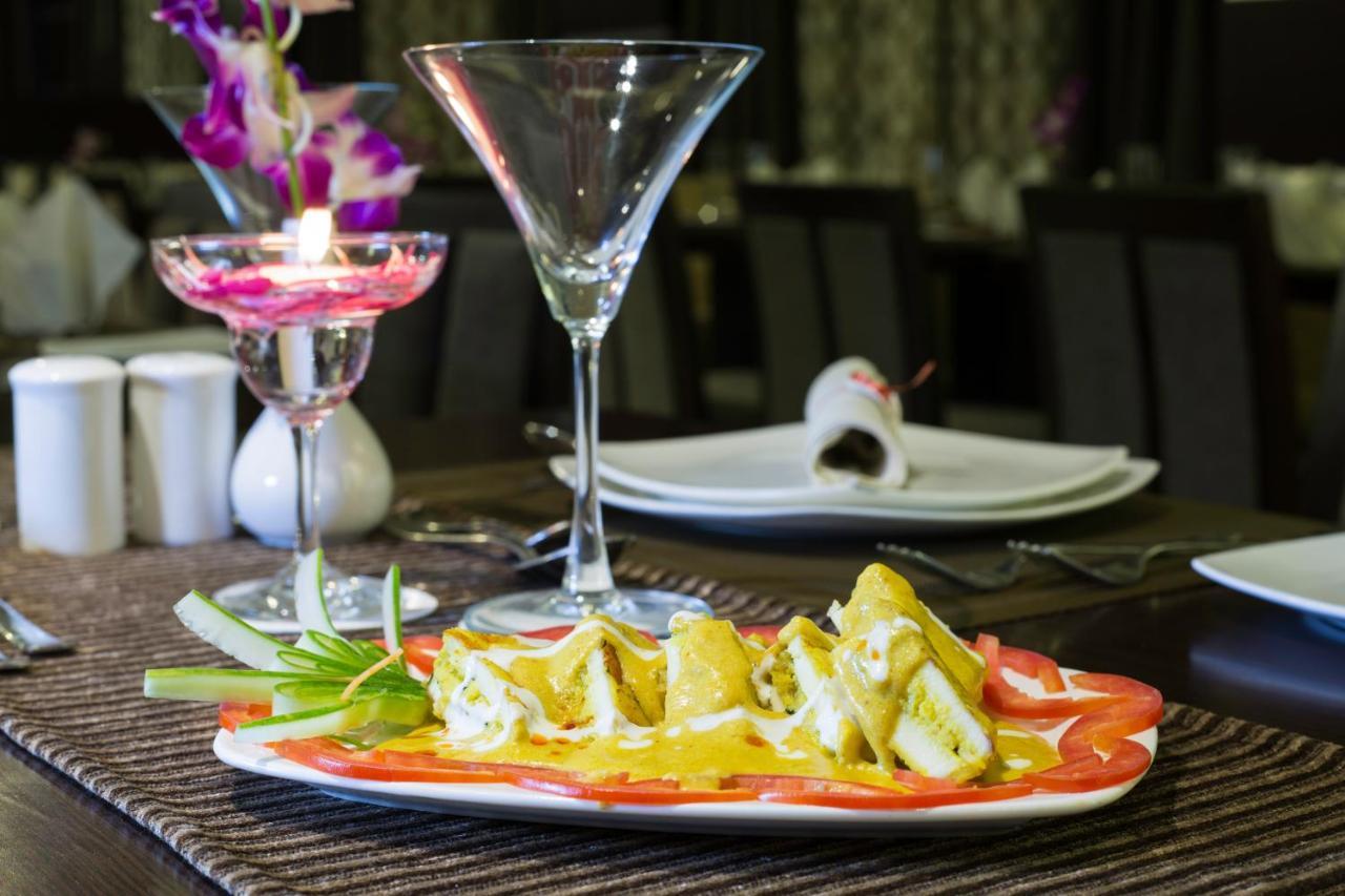 Hotel Central Park Siliguri Dış mekan fotoğraf